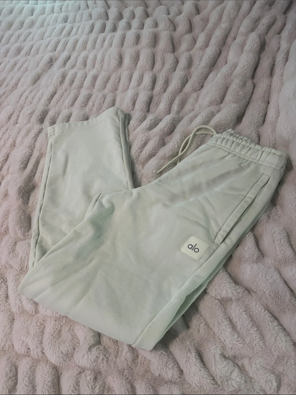 Alo Yoga Womens Mint Cream Cozy Sweatpants - Soft Drawstring Bottoms